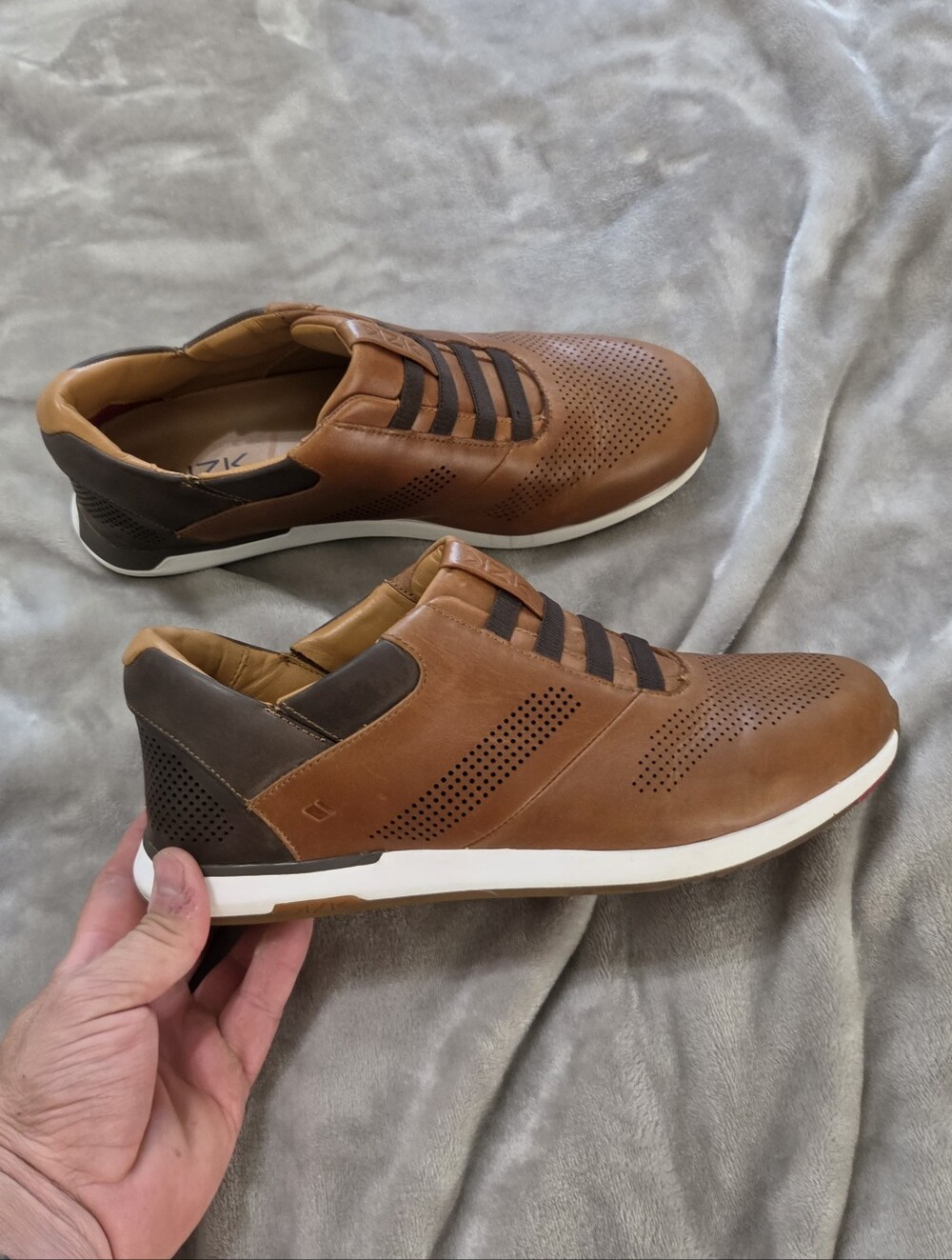Kizik Boston brown slip on dress shoes. Excellent condition 11.5